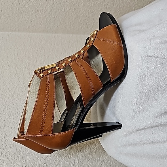 Michael Kors Shoes - Michael Kors Leather Heels